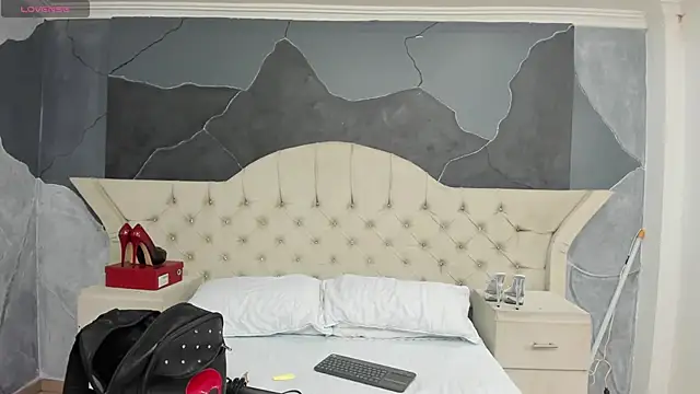 Snapshot of AmberGreyy_ chatting on September 19, 2025, 5:28 pm AmberGreyy online show from September 19, 2025, 5:28 pm