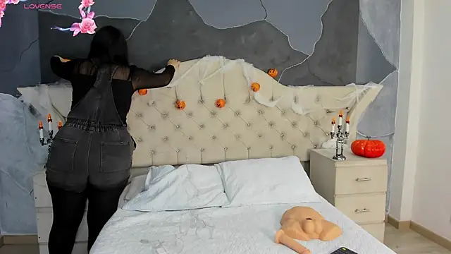 Snapshot of AmberGreyy_ chatting on October 21, 2025, 5:12 pm AmberGreyy online show from October 21, 2025, 5:12 pm