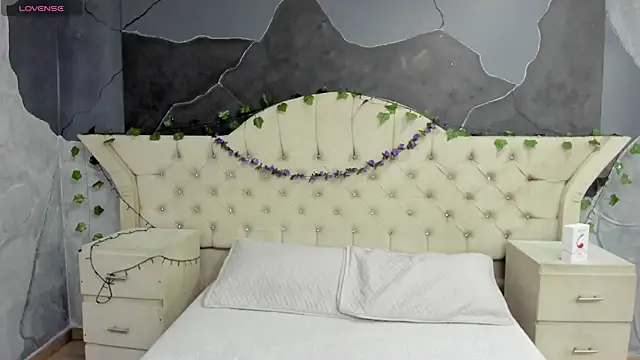 Snapshot of AmberGreyy_ chatting on November 21, 2025, 6:07 pm AmberGreyy online show from November 21, 2025, 6:07 pm