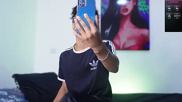 Snapshot of harrytwink18 chatting on January 6, 2025, 1:30 pm harrytwink18 online show from January 6, 2025, 1:30 pm