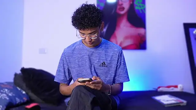 Snapshot of harrytwink18 chatting on December 30, 2024, 1:25 pm harrytwink18 online show from December 30, 2024, 1:25 pm