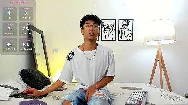 Snapshot of harrytwink18 chatting on January 8, 2026, 7:31 pm harrytwink18 online show from January 8, 2026, 7:31 pm