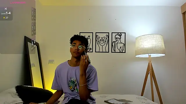 Snapshot of harrytwink18 chatting on January 10, 2026, 6:03 pm harrytwink18 online show from January 10, 2026, 6:03 pm