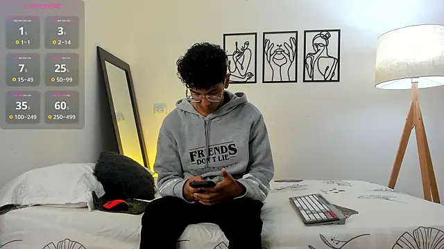 Snapshot of harrytwink18 chatting on January 13, 2026, 1:48 pm harrytwink18 online show from January 13, 2026, 1:48 pm