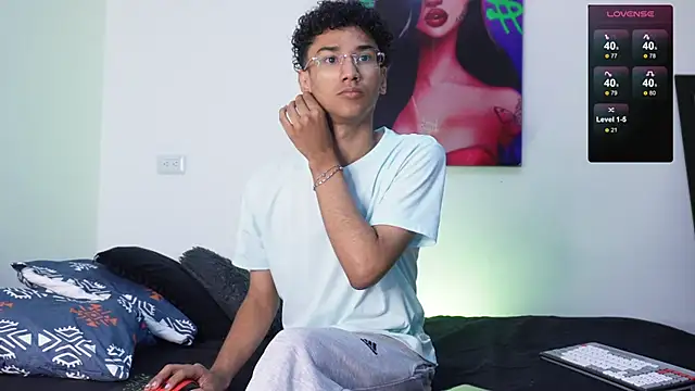 Snapshot of harrytwink18 chatting on January 7, 2025, 1:24 pm harrytwink18 online show from January 7, 2025, 1:24 pm