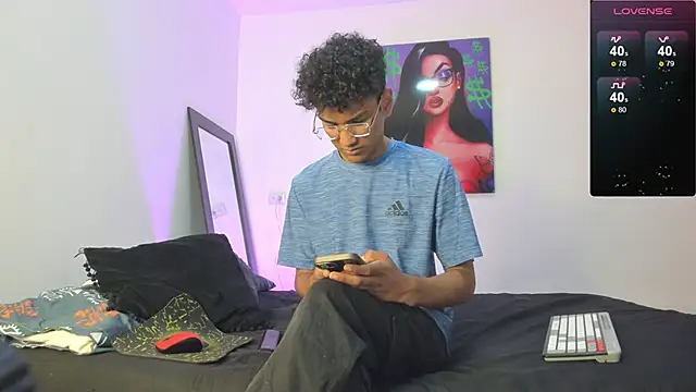 Snapshot of harrytwink18 chatting on March 10, 2025, 2:16 pm harrytwink18 online show from March 10, 2025, 2:16 pm