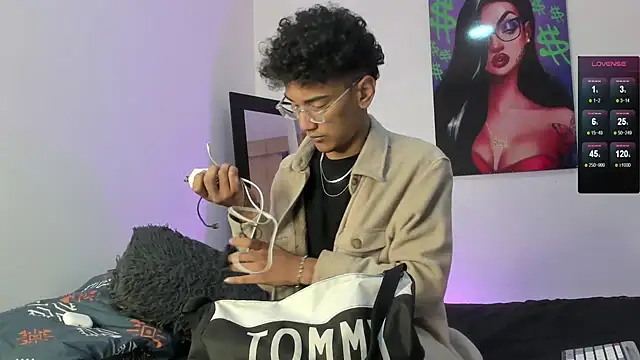 Snapshot of harrytwink18 chatting on February 4, 2025, 1:27 pm harrytwink18 online show from February 4, 2025, 1:27 pm