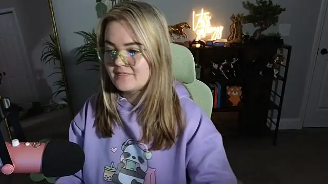 Snapshot of rodeobrii chatting on October 20, 2025, 1:07 am rodeobrii online show from October 20, 2025, 1:07 am