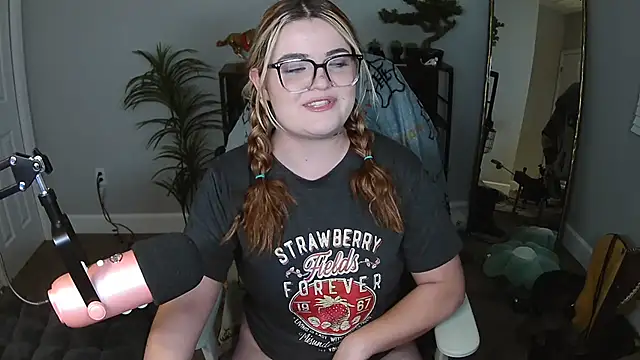 Snapshot of rodeobrii chatting on February 18, 2026, 1:03 am rodeobrii online show from February 18, 2026, 1:03 am