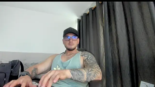 Snapshot of Teilor_Creed chatting on November 19, 2025, 7:14 pm Teilor Creed online show from November 19, 2025, 7:14 pm