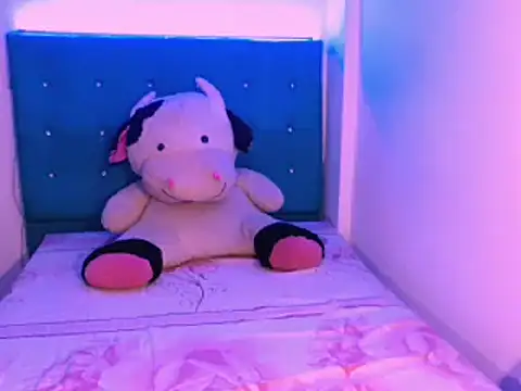 ladypussy69 online show from April 8, 2026, 7:43 am