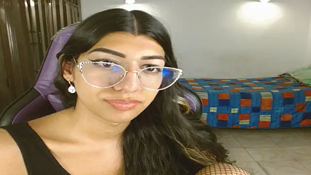 Snapshot of engielphoenis14 chatting on November 16, 2025, 4:06 am engielphoenis14 online show from November 16, 2025, 4:06 am