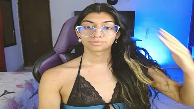 Snapshot of engielphoenis14 chatting on December 4, 2025, 9:03 pm engielphoenis14 online show from December 4, 2025, 9:03 pm