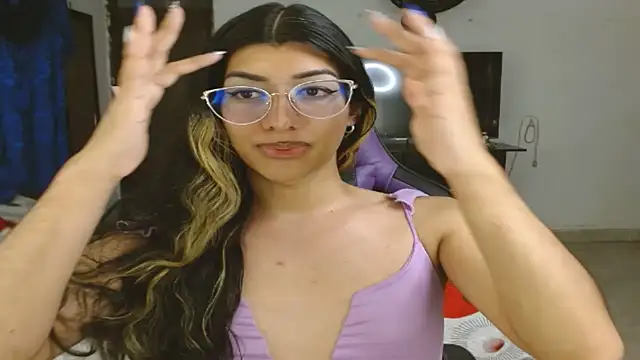 Snapshot of engielphoenis14 chatting on March 4, 2025, 6:26 am engielphoenis14 online show from March 4, 2025, 6:26 am