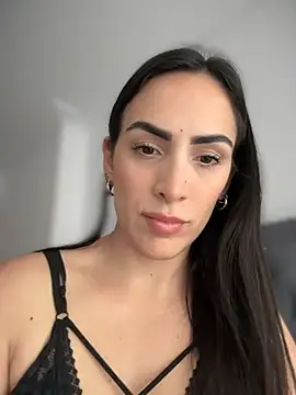 Snapshot of alessandra-a chatting on November 3, 2025, 9:40 pm alessandra-a online show from November 3, 2025, 9:40 pm