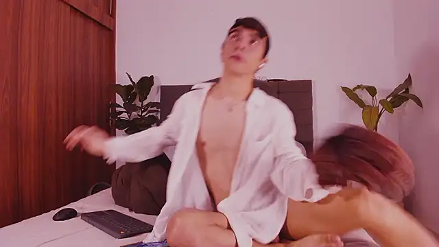 Snapshot of 2gays_1Str8 chatting on October 22, 2025, 7:35 pm 2gays 1Str8 online show from October 22, 2025, 7:35 pm