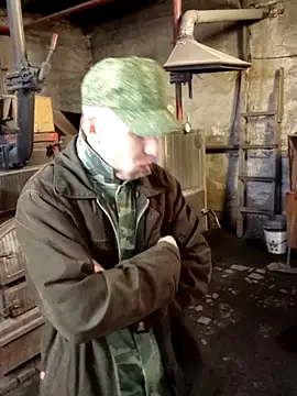 Snapshot of MityaXLoves chatting on December 2, 2025, 7:21 am MityaXLoves online show from December 2, 2025, 7:21 am