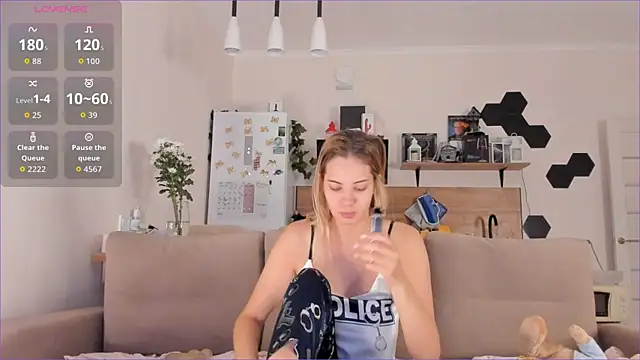 Girl alone home online show from October 12, 2025, 2:46 am