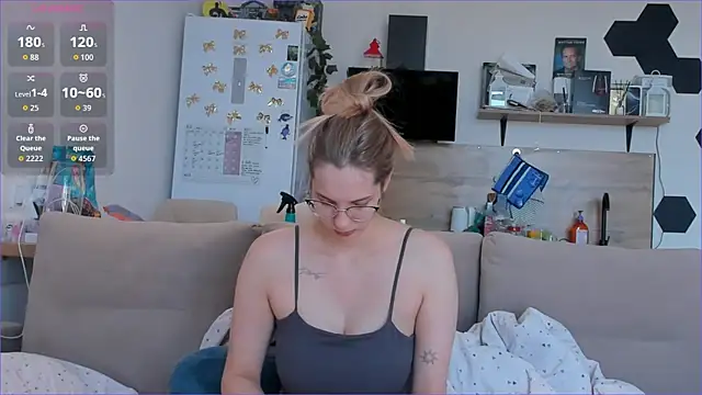 Girl alone home online show from May 8, 2026, 3:54 am
