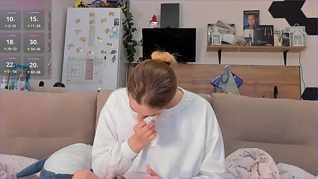 Girl alone home online show from April 20, 2026, 2:18 pm