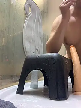 Snapshot of Bigtoyaddict chatting on December 20, 2025, 5:21 am Bigtoyaddict online show from December 20, 2025, 5:21 am