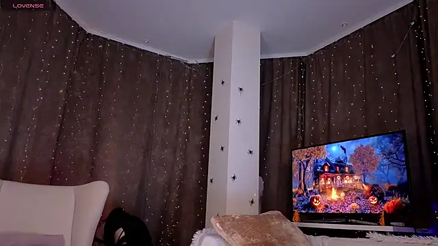 Snapshot of NaokoStifel chatting on October 31, 2025, 1:13 am NaokoStifel online show from October 31, 2025, 1:13 am