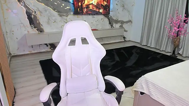 patriciakeys online show from December 1, 2025, 4:35 am