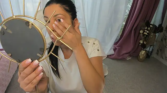 patriciakeys online show from October 24, 2025, 6:45 am