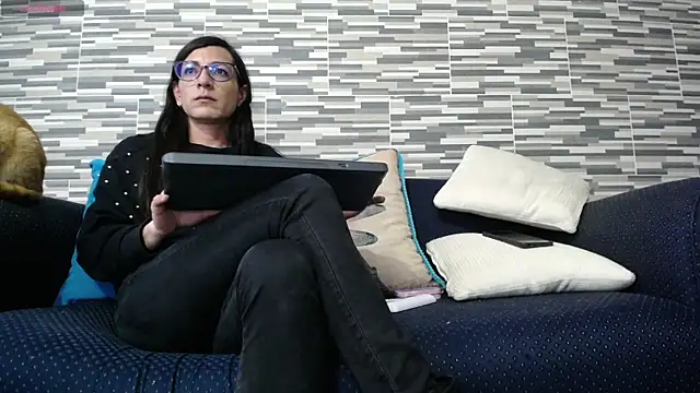 Snapshot of VioletaGomezCo chatting on December 2, 2025, 10:33 pm VioletaGomezCo online show from December 2, 2025, 10:33 pm