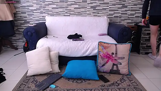 Snapshot of VioletaGomezCo chatting on November 21, 2025, 2:16 pm VioletaGomezCo online show from November 21, 2025, 2:16 pm