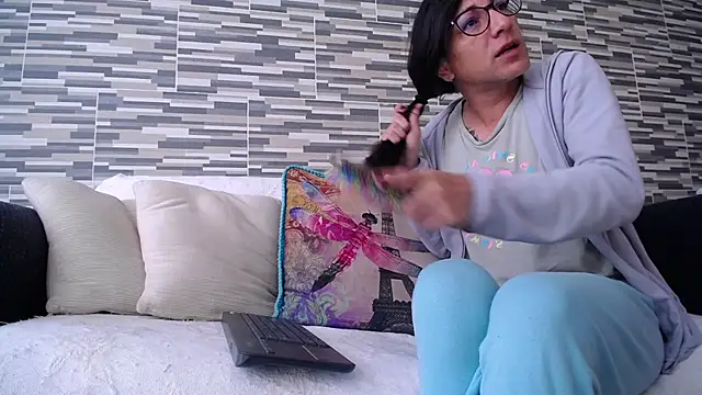 Snapshot of VioletaGomezCo chatting on November 6, 2025, 2:10 pm VioletaGomezCo online show from November 6, 2025, 2:10 pm