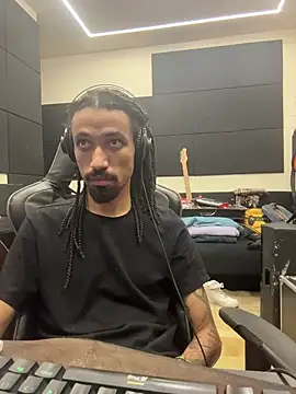 hotcamboy420 online show from January 16, 2026, 5:11 am