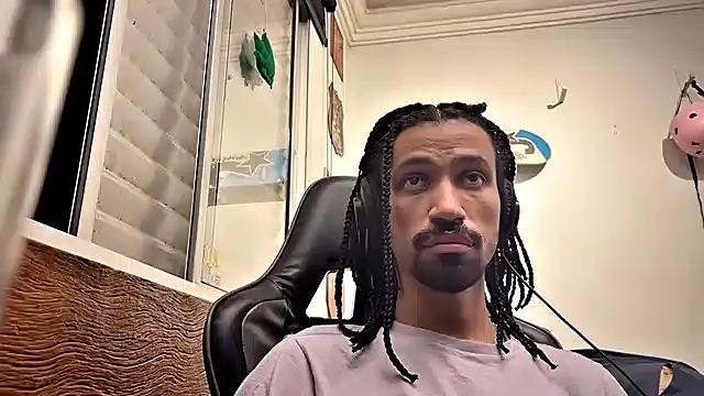 Snapshot of hotcamboy420 chatting on February 13, 2025, 5:37 am hotcamboy420 online show from February 13, 2025, 5:37 am