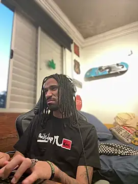 Snapshot of hotcamboy420 chatting on February 16, 2025, 8:43 am hotcamboy420 online show from February 16, 2025, 8:43 am