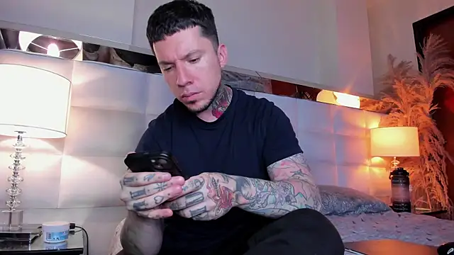 Snapshot of Adam_tatto chatting on November 13, 2025, 4:38 am Adam tatto online show from November 13, 2025, 4:38 am