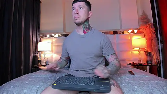 Snapshot of Adam_tatto chatting on September 19, 2025, 3:54 am Adam tatto online show from September 19, 2025, 3:54 am