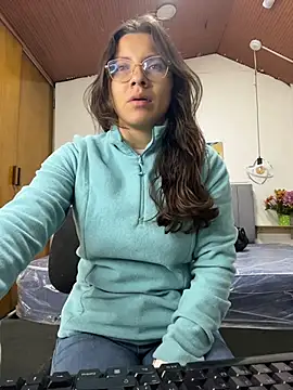 karlamorris  online show from February 20, 2026, 1:13 pm