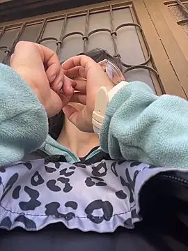 karlamorris  online show from March 26, 2026, 1:09 pm