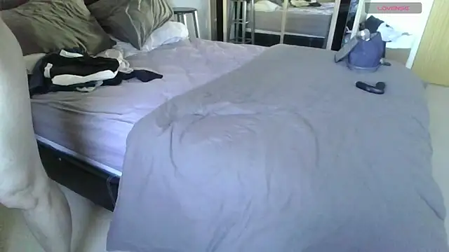 Nizzlivecam online show from April 12, 2026, 7:11 am