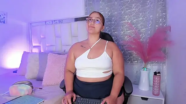 LeahxBarker online show from May 22, 2026, 1:47 am