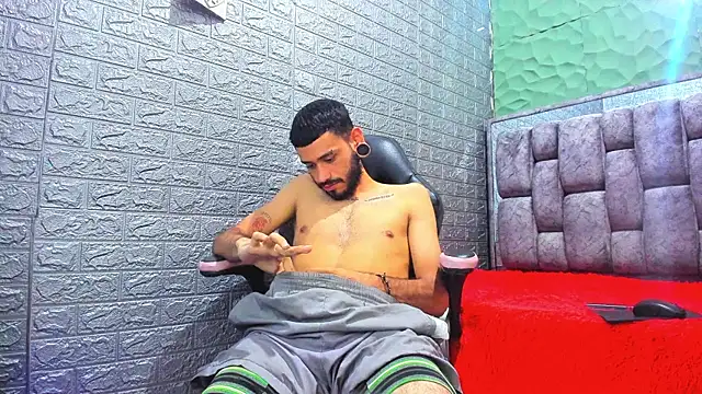 Snapshot of Ashley_James chatting on November 15, 2025, 9:41 pm Ashley James online show from November 15, 2025, 9:41 pm