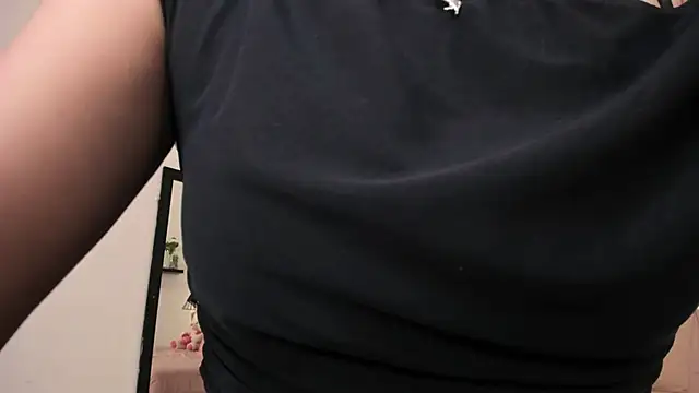 Snapshot of renee_shelby_ chatting on June 11, 2026, 8:39 pm renee shelby online show from June 11, 2026, 8:39 pm