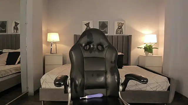 renee shelby  online show from March 12, 2025, 1:03 am