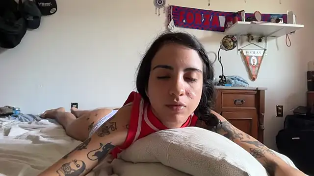 sw333tVicky online show from June 14, 2026, 2:51 pm