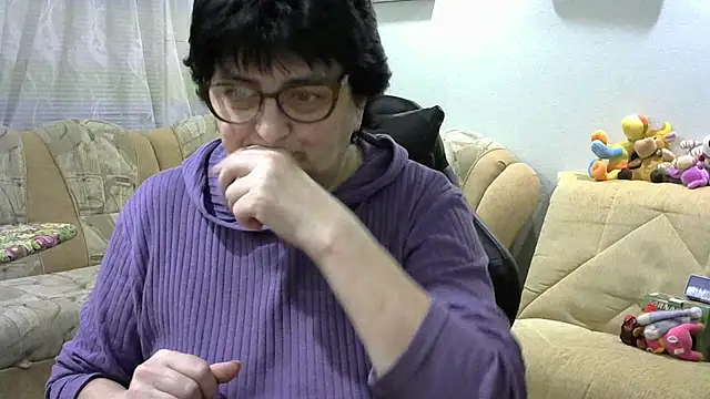 IsXLoves online show from February 17, 2026, 5:21 pm