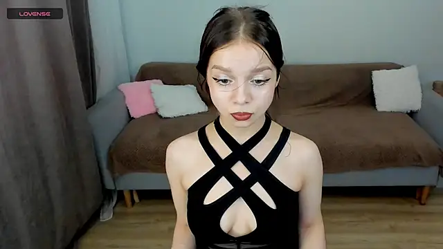 crystal lilith online show from May 17, 2026, 1:33 pm