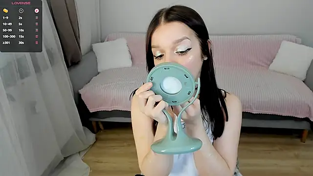 crystal lilith online show from April 12, 2026, 1:09 am