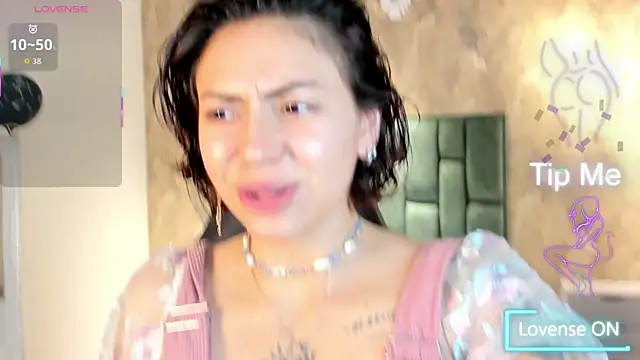 Snapshot of april_dumont chatting on October 24, 2025, 12:26 pm april dumont online show from October 24, 2025, 12:26 pm