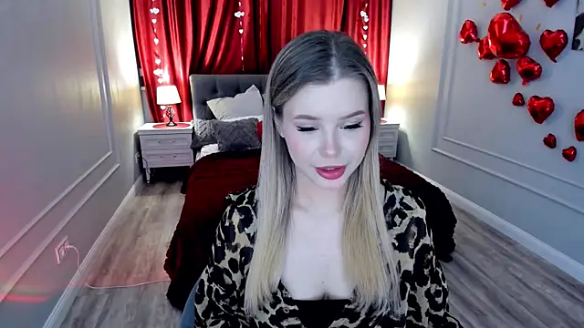 FollowLovee online show from February 9, 2026, 7:45 pm