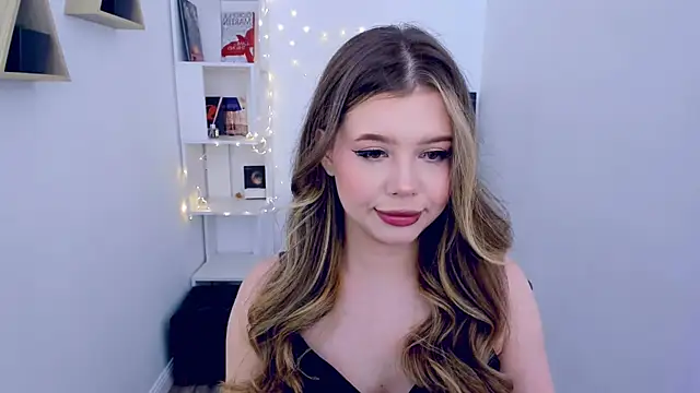 Snapshot of FollowLovee chatting on March 19, 2025, 11:39 am FollowLovee online show from March 19, 2025, 11:39 am